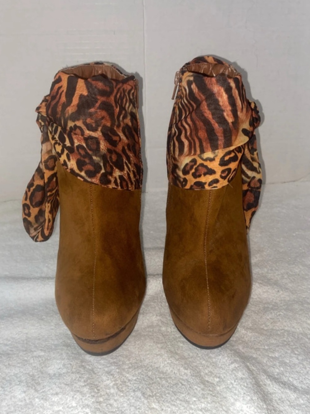 Wild Rose Leopard Print Ankle Boots Brown Velvet Style Size 9